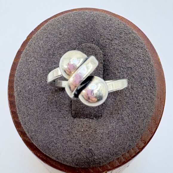 VTG Solid Sterling Silver 925 Wrapped Bead Design Bypass Ring Size 6.25 - Picture 1 of 8